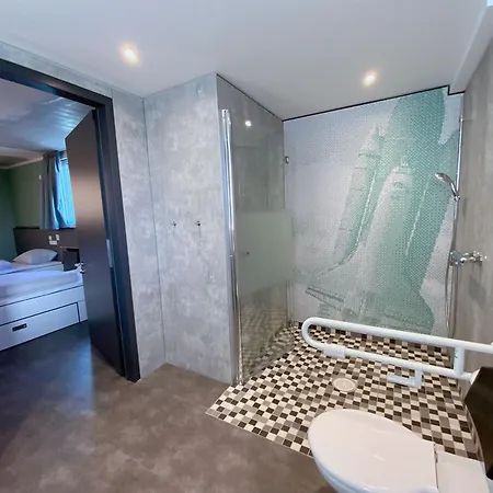 Im Schoenhof-viertel *